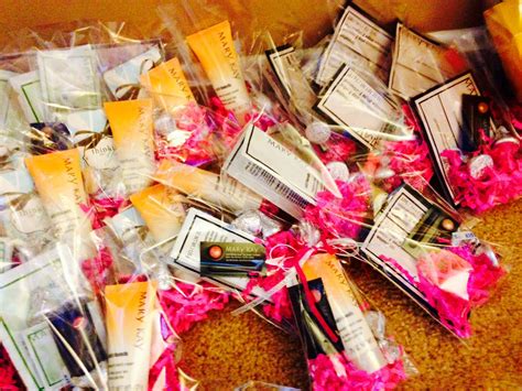 mary kay bags for samples.